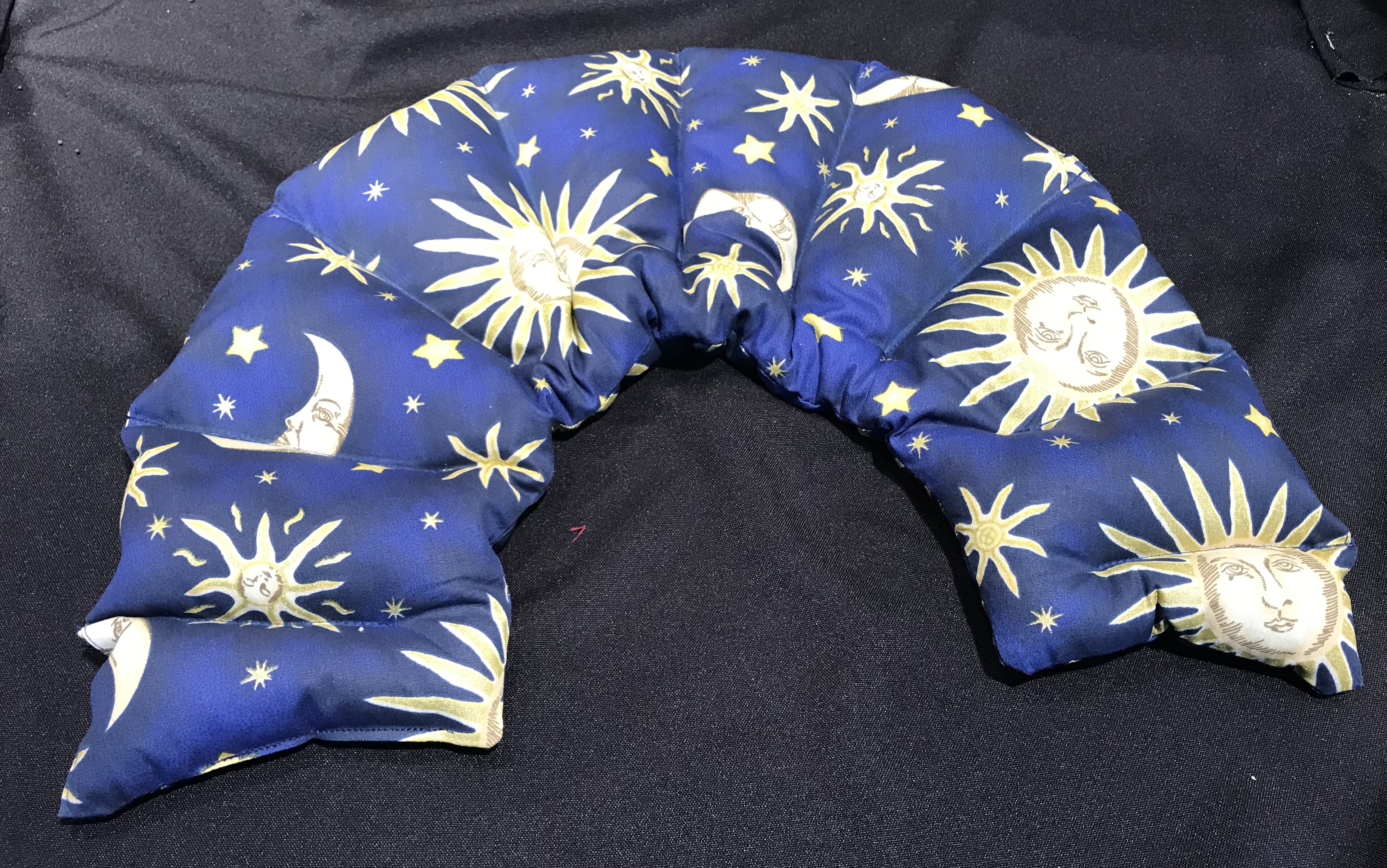 Rapshörnchen, Blau mit Sonne-Mond-Sterne-Motiv Körnerkissen, Wärmekissen